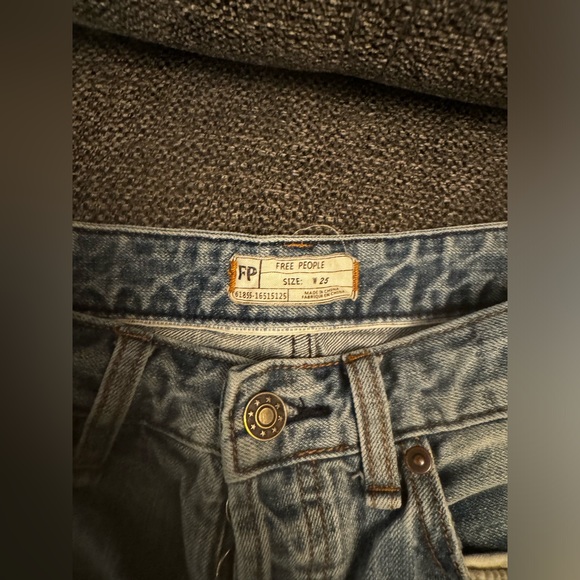 High Waisted FREE PEOPLE Shorts - Picture 3 of 3